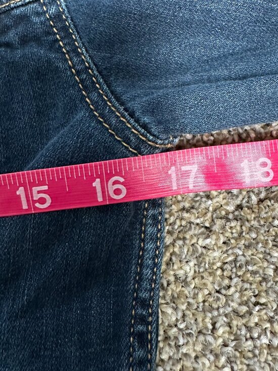 American Eagle cropped denim jean jacket boyfriend fit Medium - Picture 8 of 9